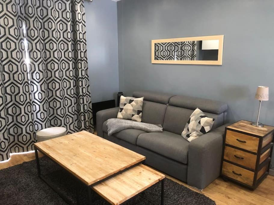 Cosy 3 Pieces En Face De La Gare Apartment ร็องบุยเย ภายนอก รูปภาพ